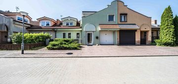 Dom różany potok