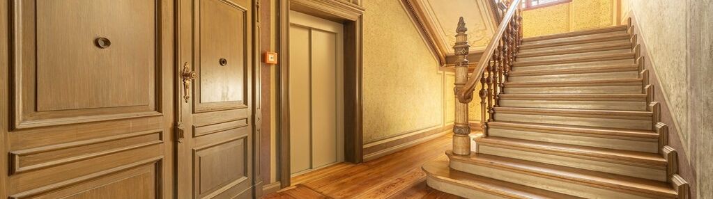 Apartament w odrestaurowanej kamienicy obok rynku