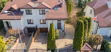 Bliźniak - podwójny garaż - duży ogródek