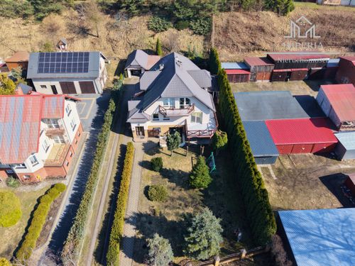 Dom 300m² + lokal usługowy + mieszkanie na wynajem