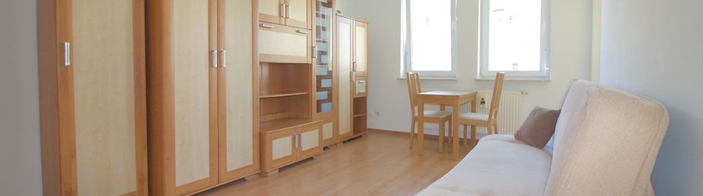 1 pokój/oddzielna kuchnia/balkon/miejsce postojowe