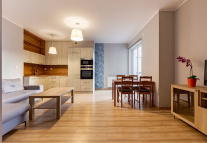 2 pokoje rumia z miejscem w hali garażowej