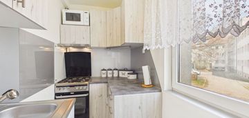 Zadbane 2-pok z oddzielną kuchnią