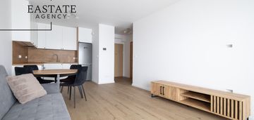 Nowy blok, siłownia, miejsce postojowe, piwnica