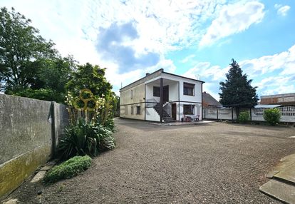 Dom wolnostojący + budynek gosp. + duża działka