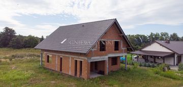 Przestronny dom niedaleko jeziora otmuchowskiego