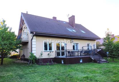 Dom wolnostojący na działce 926m2.