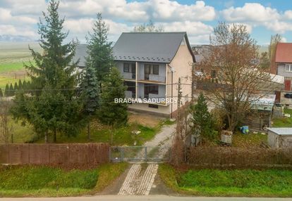 Na sprzedaż dom o powierzchni 220 m2, z 2 garażami