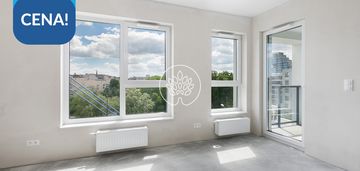 Apartament nad brzegiem rzeki