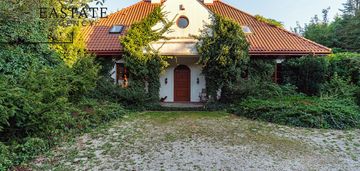 Działka 2100mkw - piękny ogród - dwa wjazdy