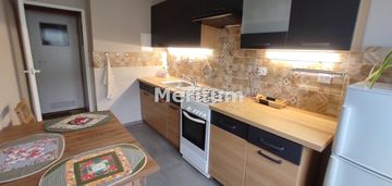 Blok 2 piętro 3 pokoje częściowo umeblowane