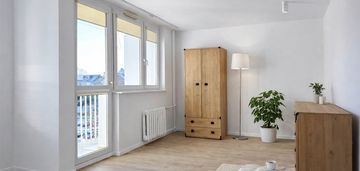 Wyremontowana kawalerka (32m2) z balkonem i windą