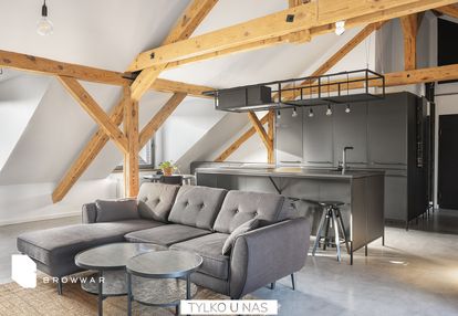 Loftowe poddasze z dużym tarasem, tuż przy arenie