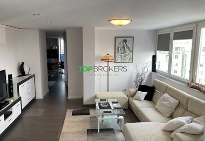 Komfortowe i eleganckie cztery pokoje, balkon