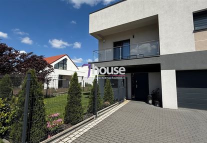 Funkcjonalny dom do zamieszkania w centrum miasta!