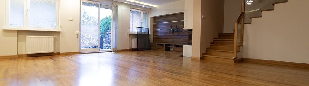 Dom z widokiem na zieleń przy metrze natolin