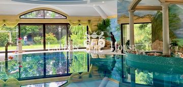 For sale luxury house indoor pool & spa