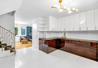 Dwupoziomowy apartament z widokiem na park i pkin