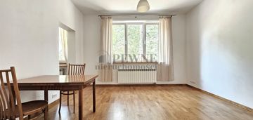 60 m2, 2 pokoje, oddzielna widna kuchnia