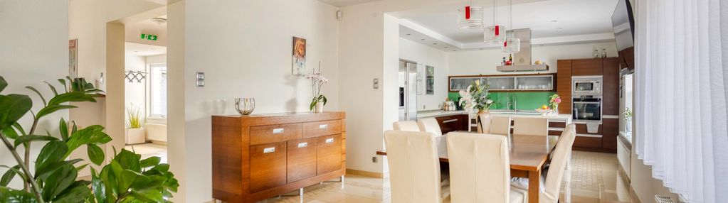 Na sprzedaż dom!! w barcinie z kortem tenisowym!