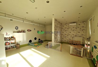 Nowoczesne 2 domy, super na żłobek lub przedszkole