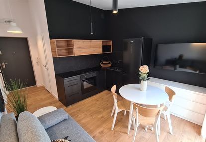 2 pokoje z parkingiem blisko centrum