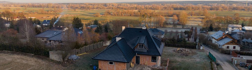 Piękny duży dom w malowniczej okolicy