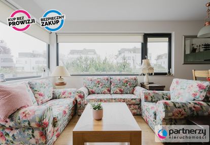 Dwupoziomowy apartament z ogrodem blisko plaży