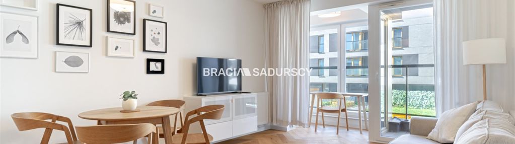 Kawalerka i piętro winda balkon garaż
