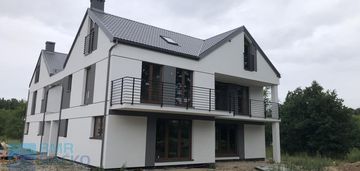 Przestronny segment ze strychem