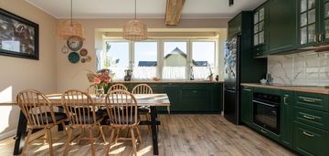 Dom pod lasem - enklawa z lasem w ogrodzie