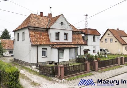 Piętro domu podzielone na 2 mieszkania + bud. gosp., garaż i działka