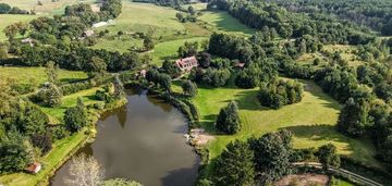 Willa z historią i ponad 4 hektarami ziemi