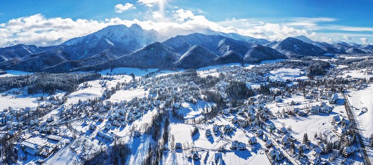 BESTATE Nieruchomości Zakopane background image
